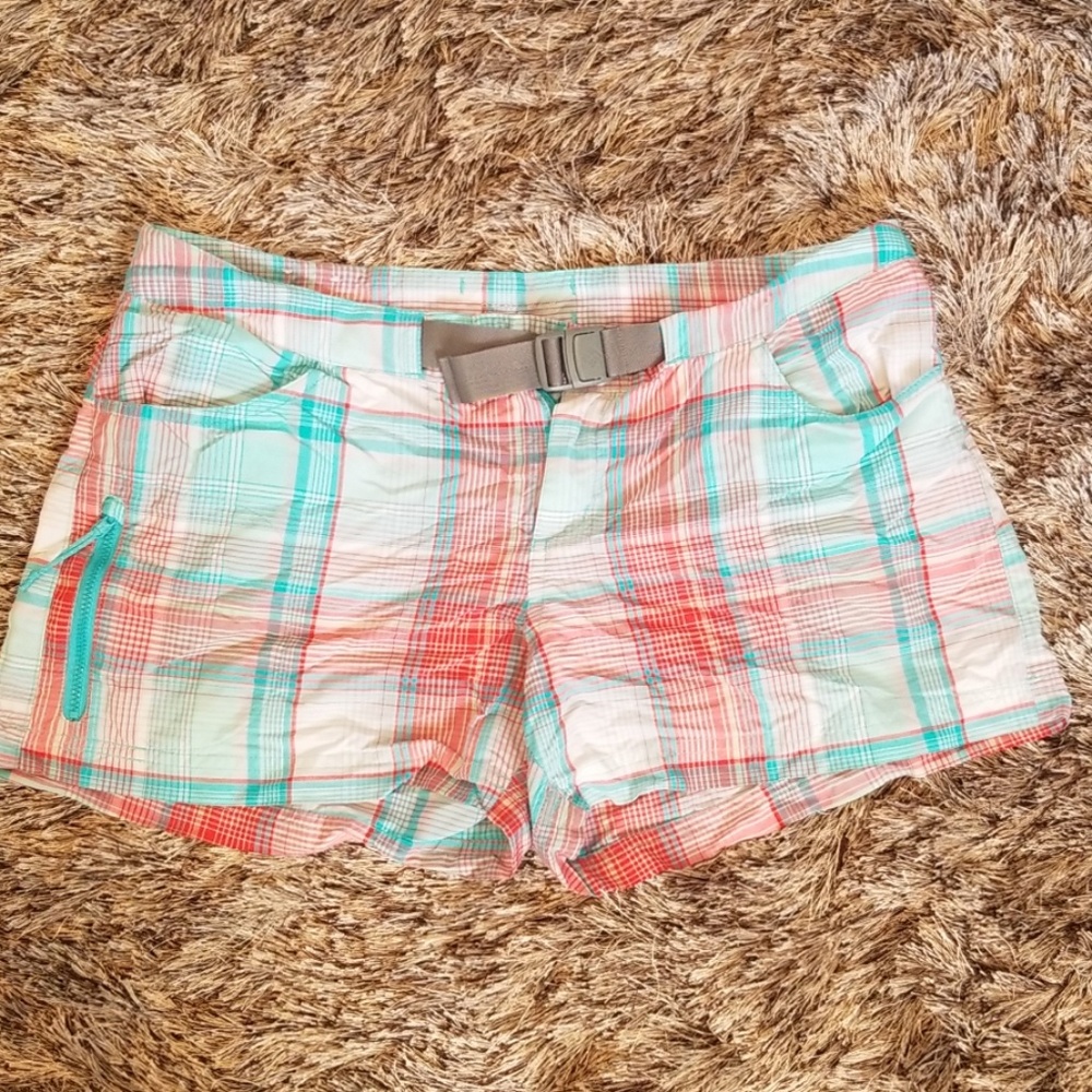 Columbia outdoor shorts
